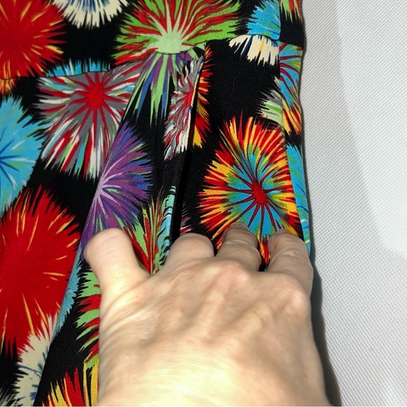 Peck And Peck Womens Skort Skirt Size 14 Colorful Fireworks
Pull on stretch - Picture 3 of 11